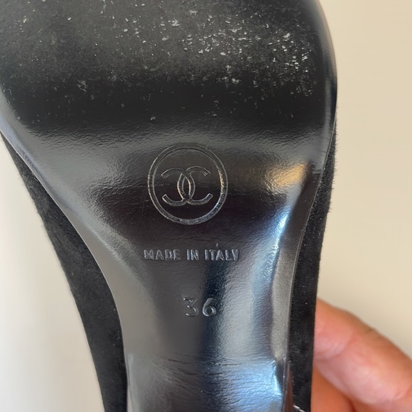 VINTAGE Chanel Suede & Patent Leather Slingback Heels - Picture 8 of 10